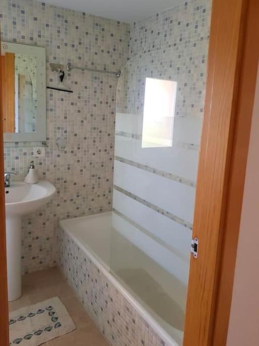 Penthouse Paradiso: 2Br Oasis In Casares Del Sol Eksteriør bilde