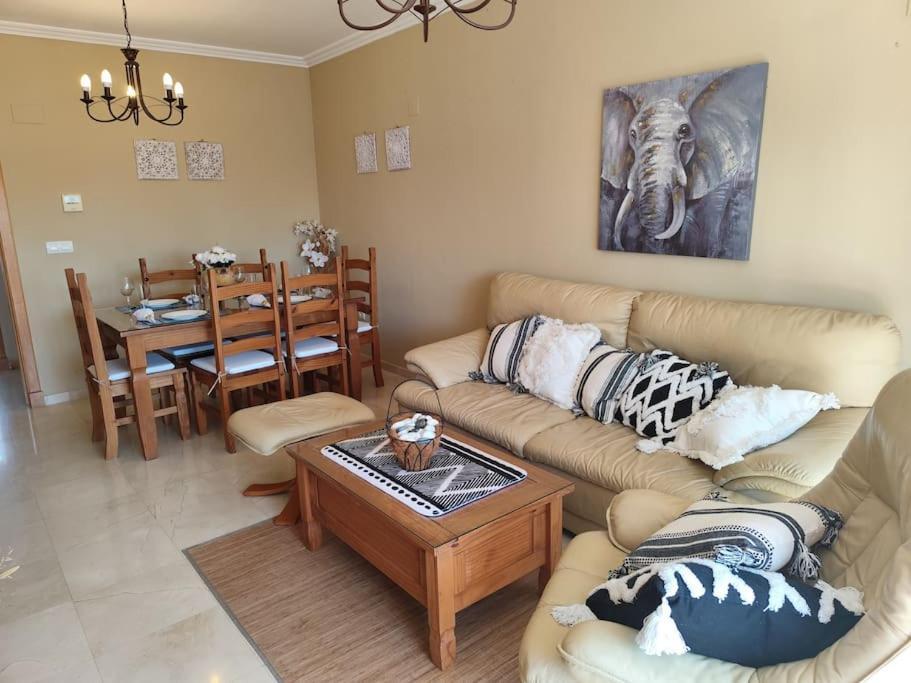 Penthouse Paradiso: 2Br Oasis In Casares Del Sol Eksteriør bilde