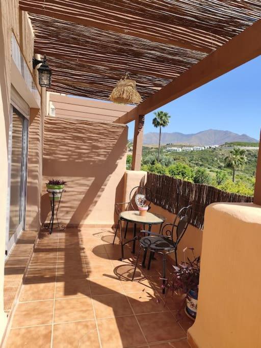 Penthouse Paradiso: 2Br Oasis In Casares Del Sol Eksteriør bilde