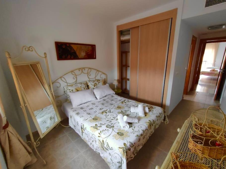 Penthouse Paradiso: 2Br Oasis In Casares Del Sol Eksteriør bilde